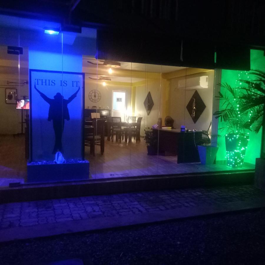 This Is It Airport Hotel And Restaurant Negombo Exterior photo