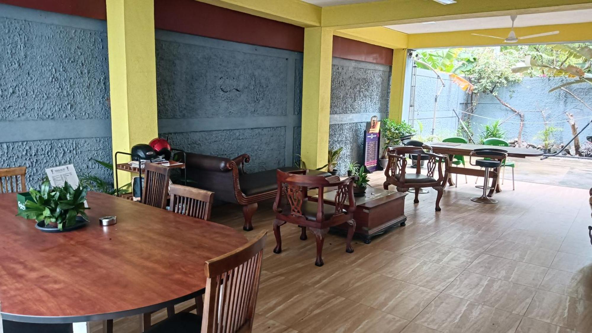 This Is It Airport Hotel And Restaurant Negombo Exterior photo