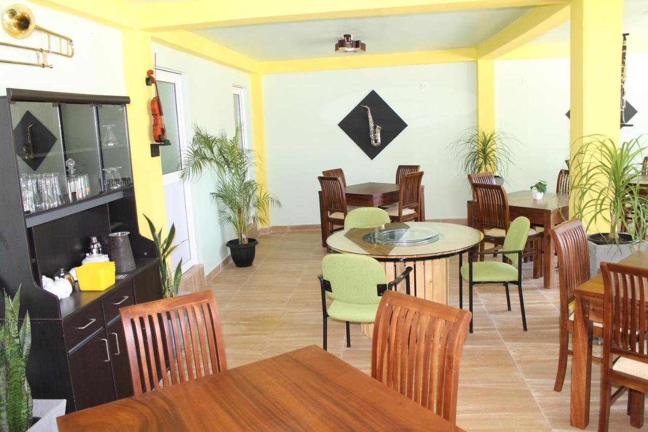 This Is It Airport Hotel And Restaurant Negombo Exterior photo