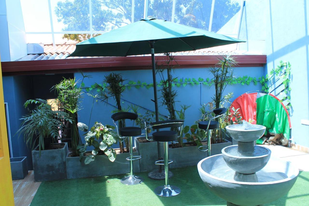 This Is It Airport Hotel And Restaurant Negombo Exterior photo